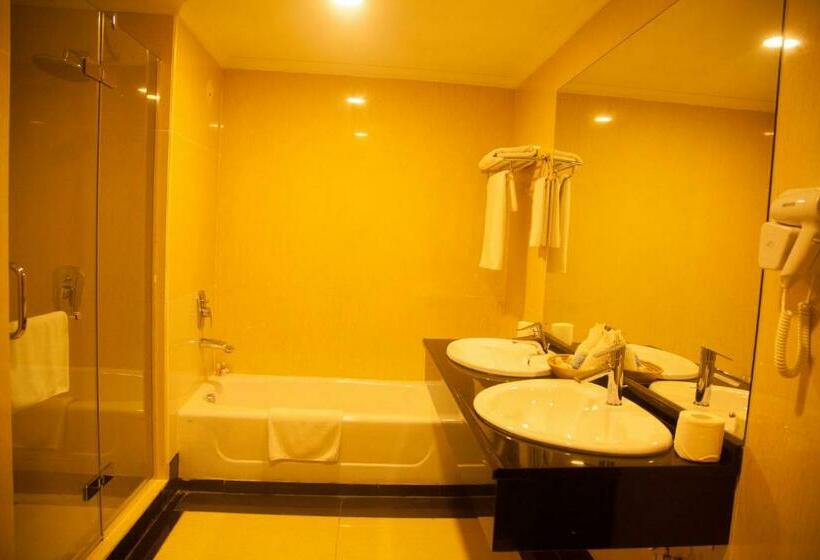 سوییت اجرایی, Peacock