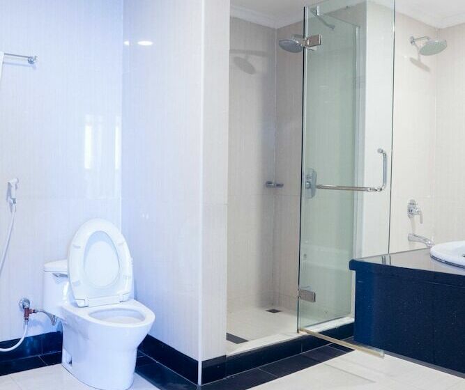 سوییت اجرایی, Peacock