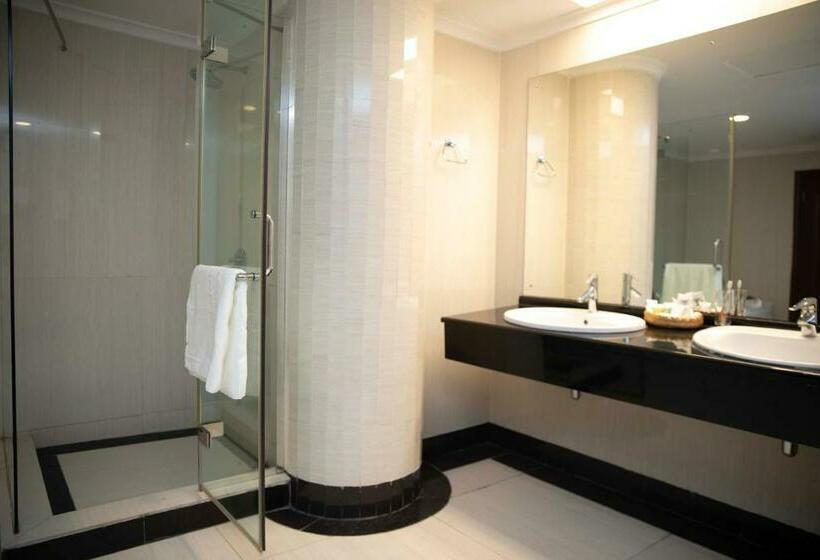 سوئیت پرزیدنت, Peacock