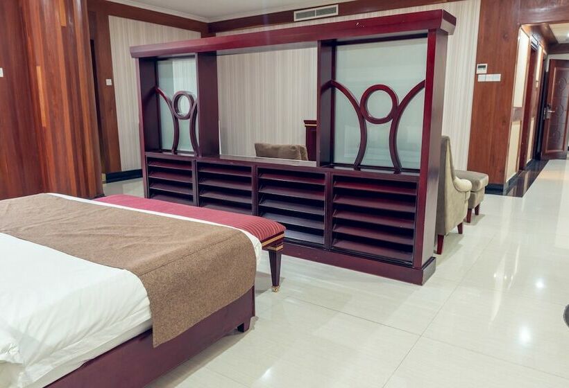 سوئیت پرزیدنت, Peacock