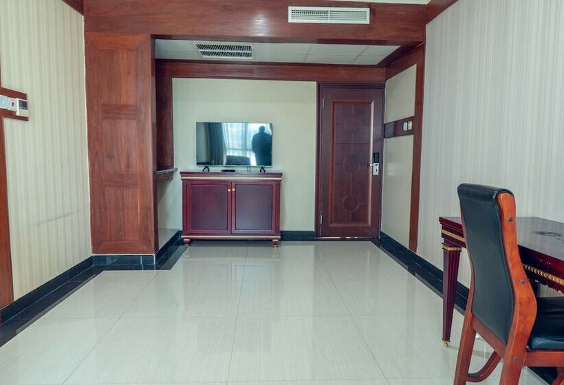 سوئیت پرزیدنت, Peacock