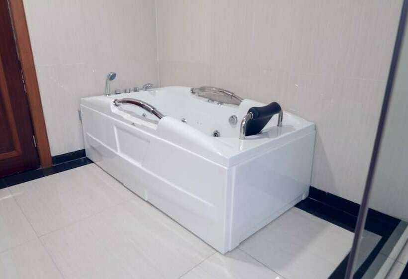 سوئیت پرزیدنت, Peacock