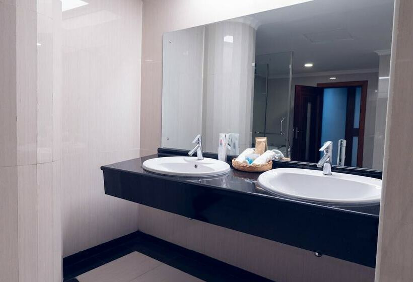 سوئیت پرزیدنت, Peacock