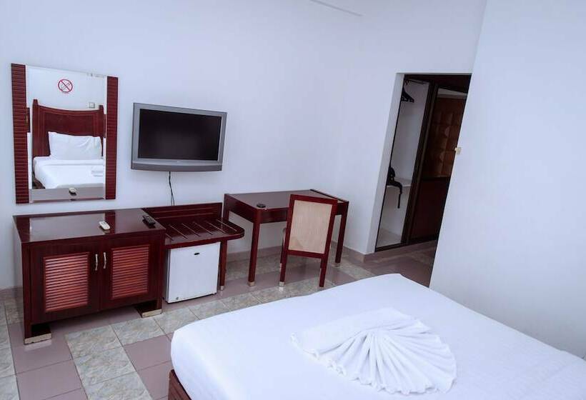 اتاق اکونومی, Peacock