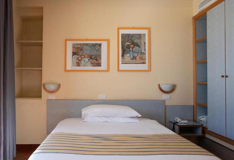 Standard Single Room, Ping Pong