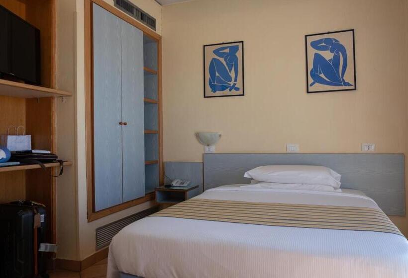 Standard Single Room, Ping Pong