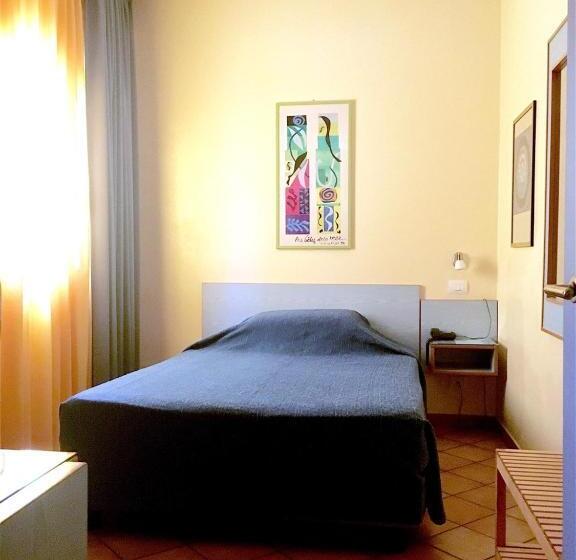 Standard Single Room, Ping Pong
