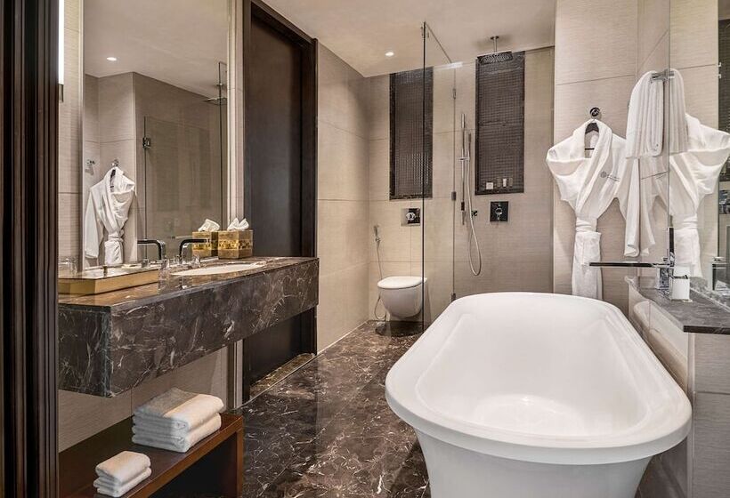 Номер Executive, Pullman New Delhi Aerocity An Accor Hotels Brand