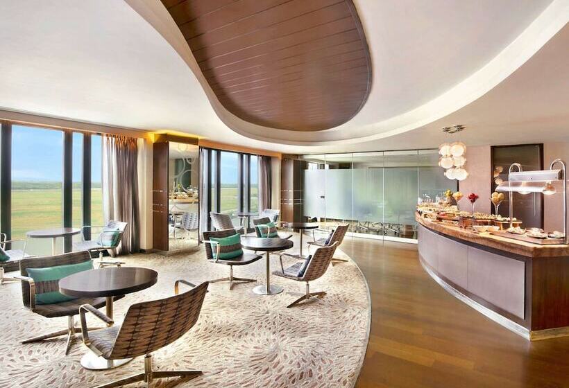 Номер Executive, Pullman New Delhi Aerocity An Accor Hotels Brand