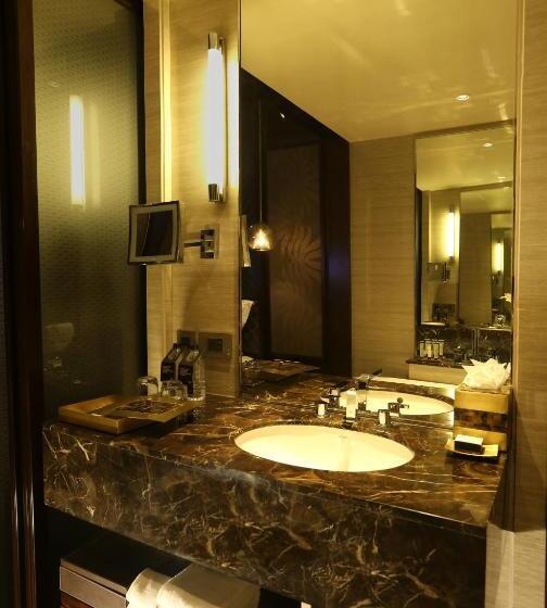 带大床的豪华间, Pullman New Delhi Aerocity An Accor Hotels Brand