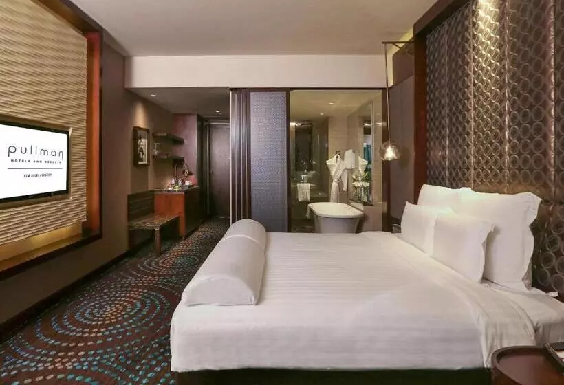 キングサイズベッドのデラックスルーム, Pullman New Delhi Aerocity, An Accor Hotels Brand