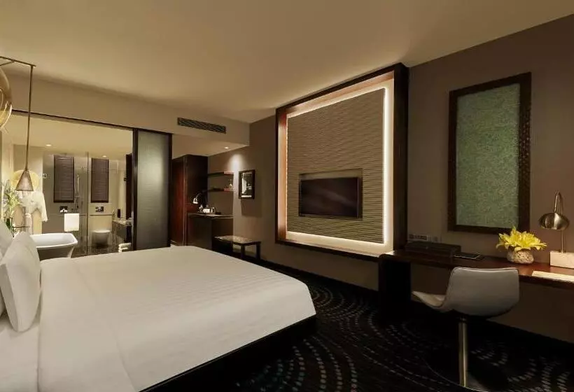 キングサイズベッドのデラックスルーム, Pullman New Delhi Aerocity, An Accor Hotels Brand