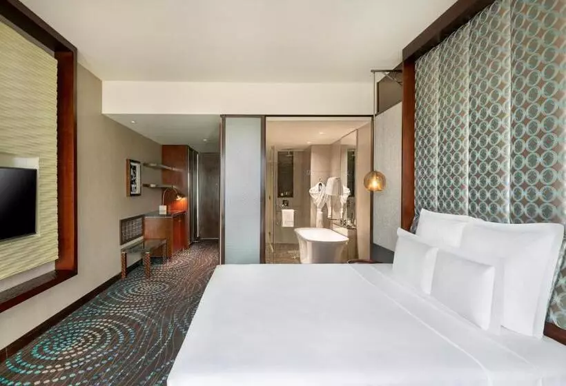 キングサイズベッドのデラックスルーム, Pullman New Delhi Aerocity, An Accor Hotels Brand