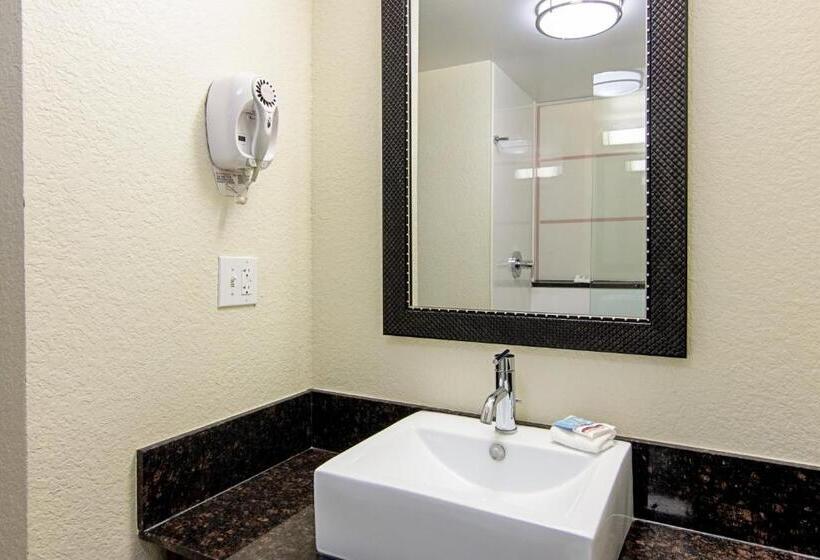 غرفة سوبيريور سرير كينج, Red Roof Inn Locust Grove