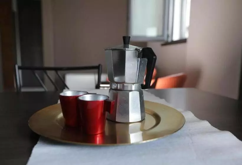 استودیوی استاندارد, Residence Aurora