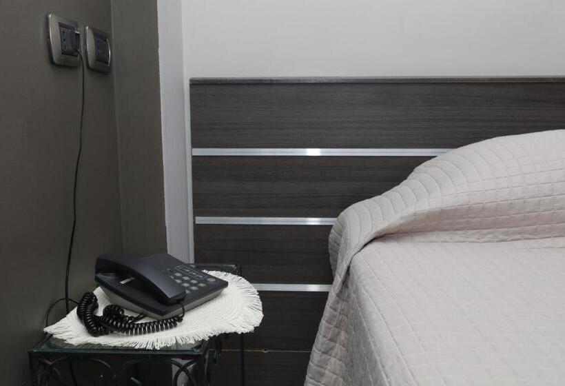 استودیوی استاندارد, Residence Aurora