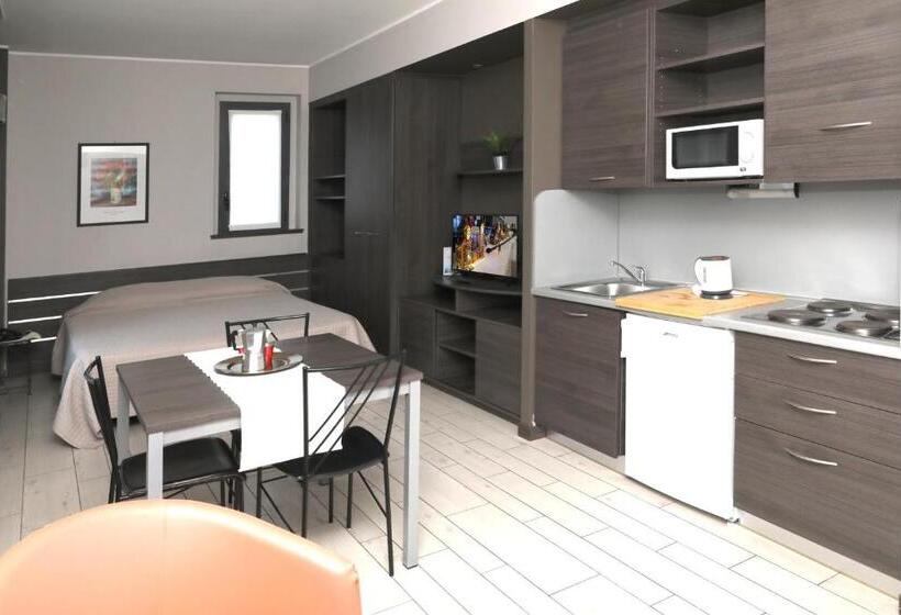 استودیوی استاندارد, Residence Aurora