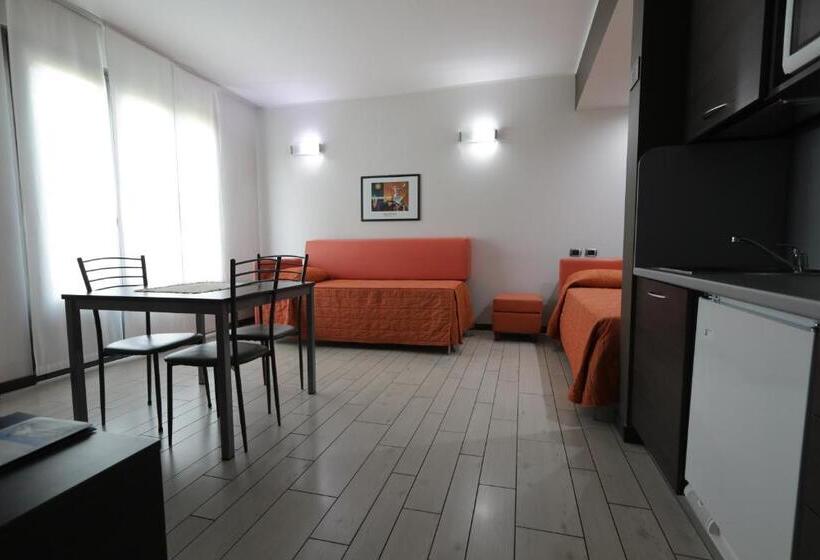 استودیوی استاندارد, Residence Aurora