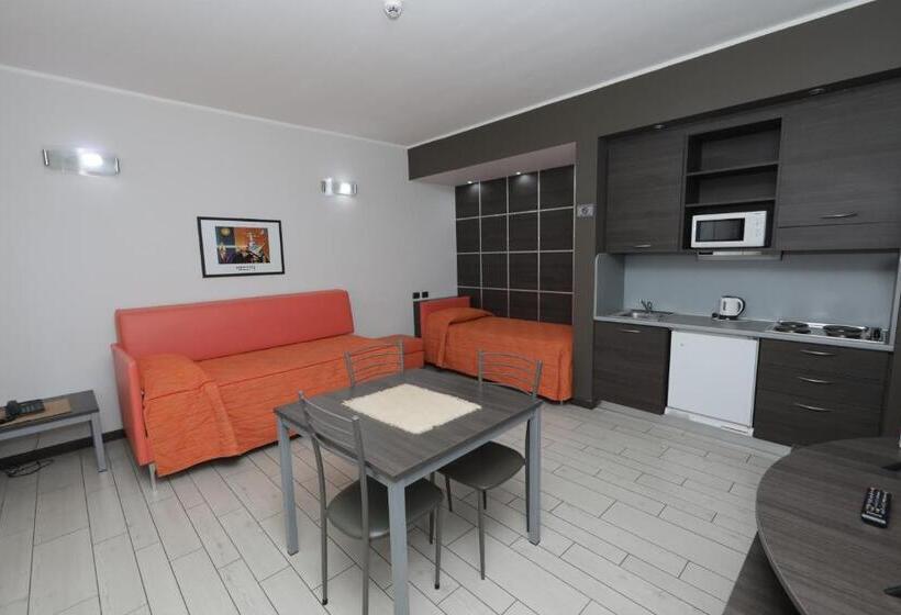 استودیوی استاندارد, Residence Aurora