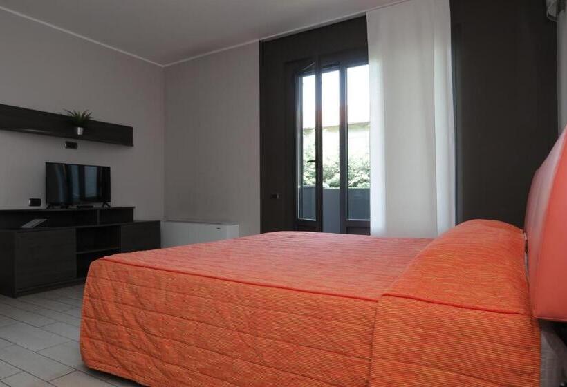 استودیوی استاندارد, Residence Aurora