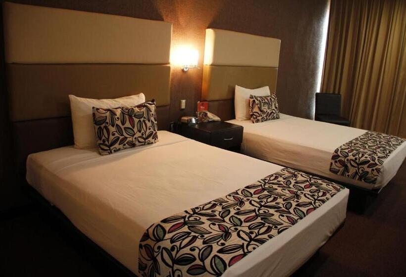 Номер Стандарт 2 Двуспальные Кровати, Vista Inn Premium