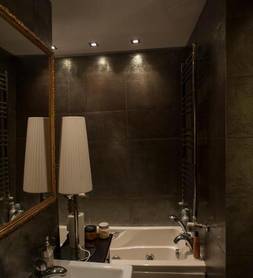 سوییت جونیور, Les Chambres De Amelie B&b