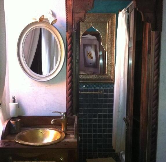 سوییت جونیور, Les Chambres De Amelie B&b