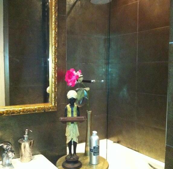 سوییت جونیور, Les Chambres De Amelie B&b