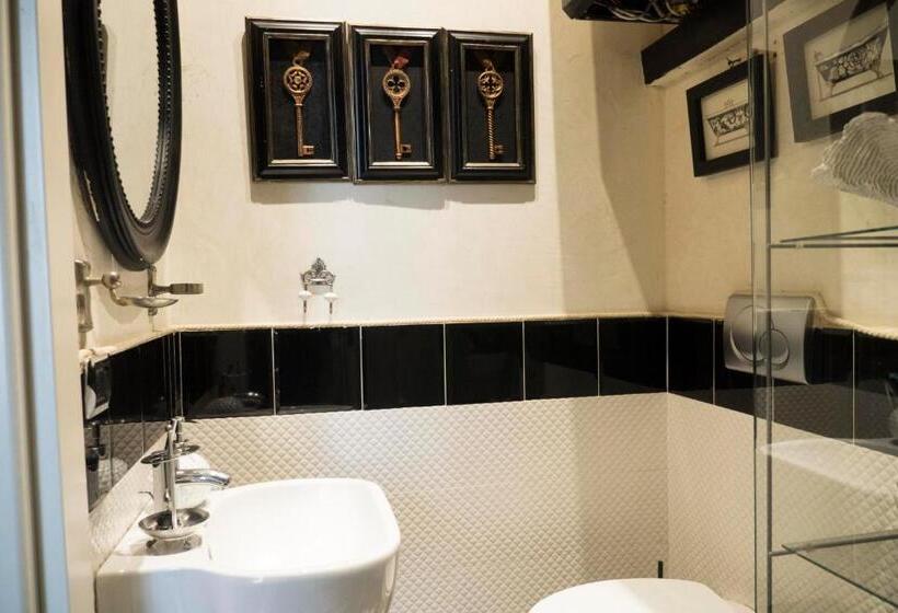 اتاق لوکس با تخت بزرگ, Les Chambres De Amelie B&b