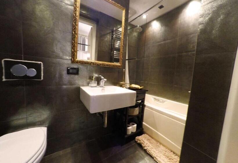 سوئیت کلاسیک, Les Chambres De Amelie B&b