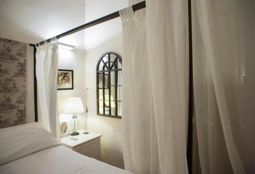 اتاق استاندارد, Les Chambres De Amelie B&b