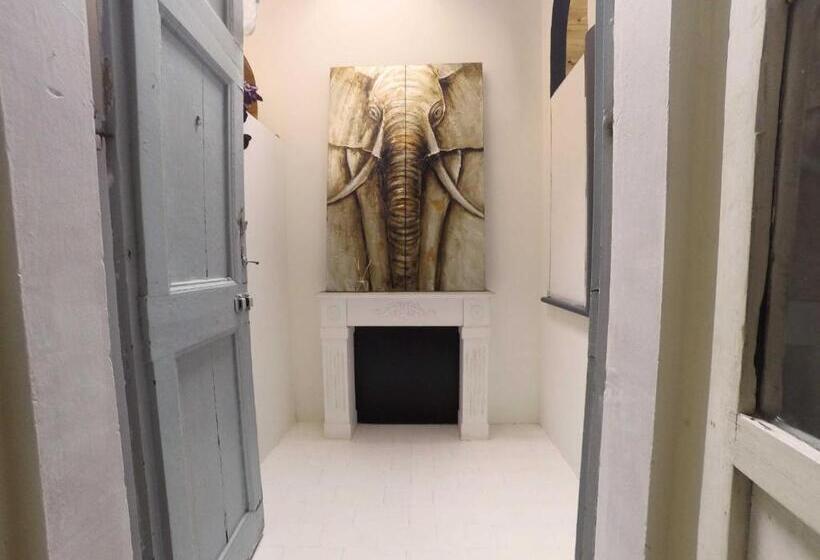 اتاق استاندارد, Les Chambres De Amelie B&b