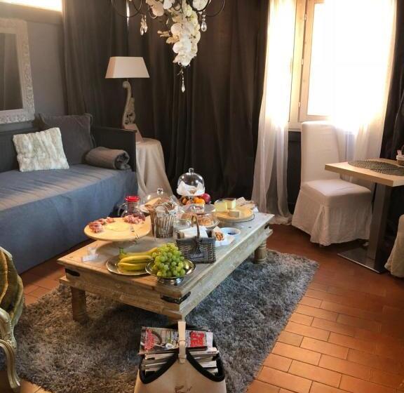 سوییت جونیور, Les Chambres De Amelie B&b