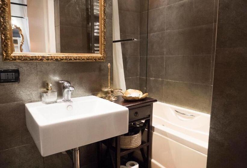 سوییت جونیور, Les Chambres De Amelie B&b