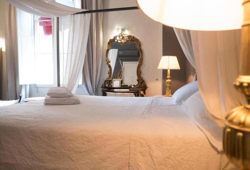 سوییت جونیور, Les Chambres De Amelie B&b