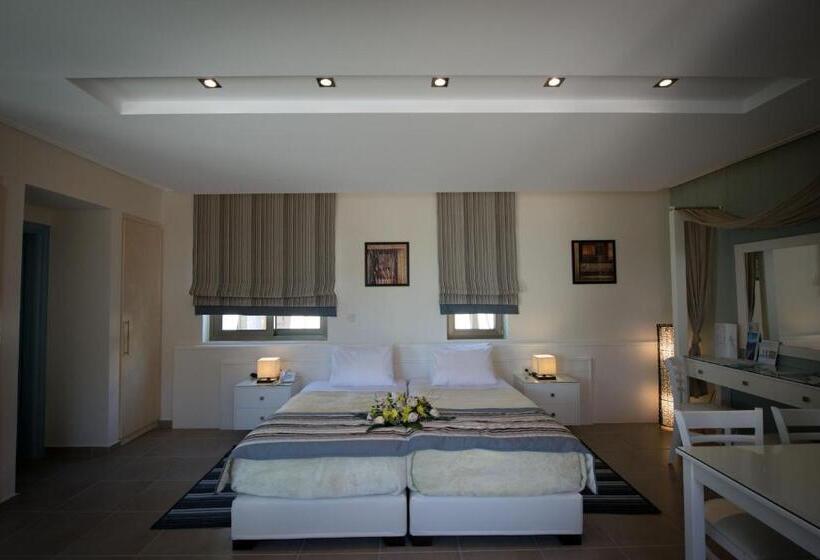 デラックススタジオ, Mantinia Bay