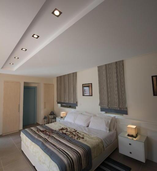 デラックススタジオ, Mantinia Bay