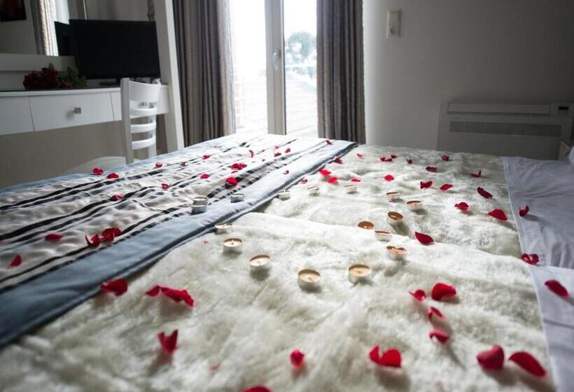 家族用アパートメント, Mantinia Bay