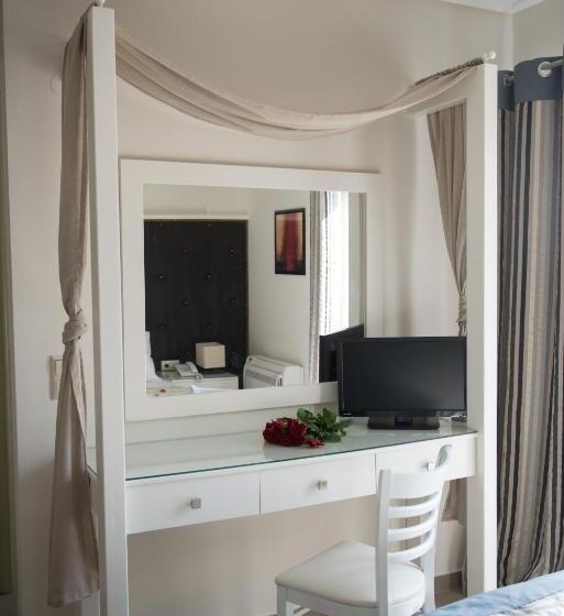 Семейные Апартаменты, Mantinia Bay
