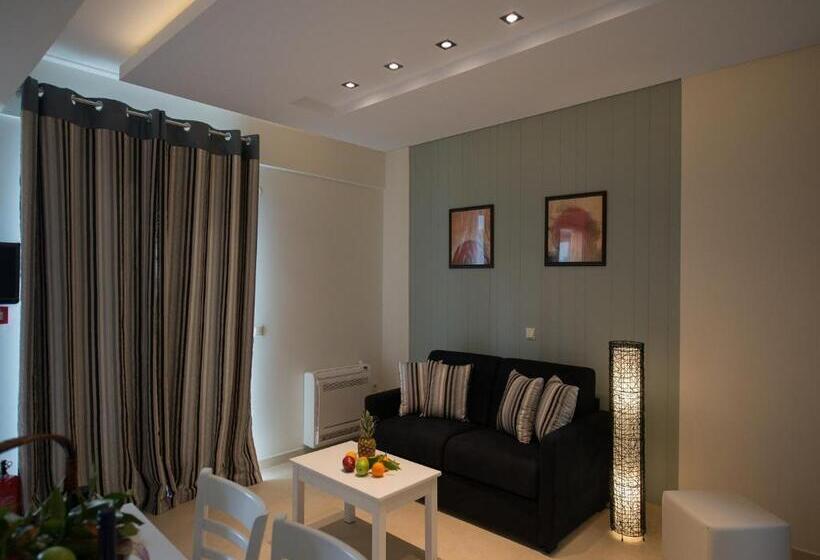 Семейные Апартаменты, Mantinia Bay