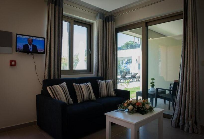 ファミリーステューディオ, Mantinia Bay