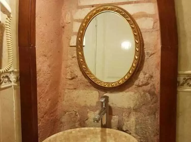 2 Bedroom Family Suite, Romantic Mansion