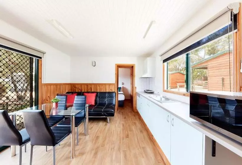 کابین, Torquay Foreshore Caravan Park