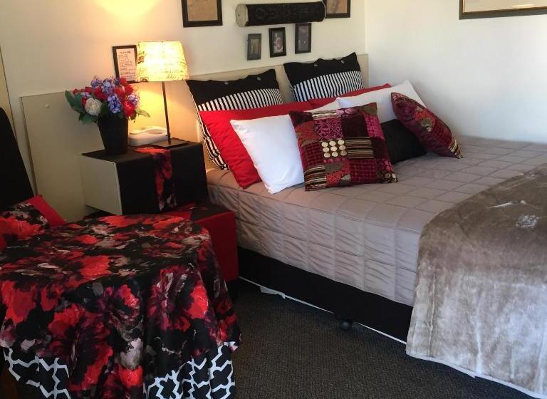 اتاق استاندارد, Airport Riverview Motel