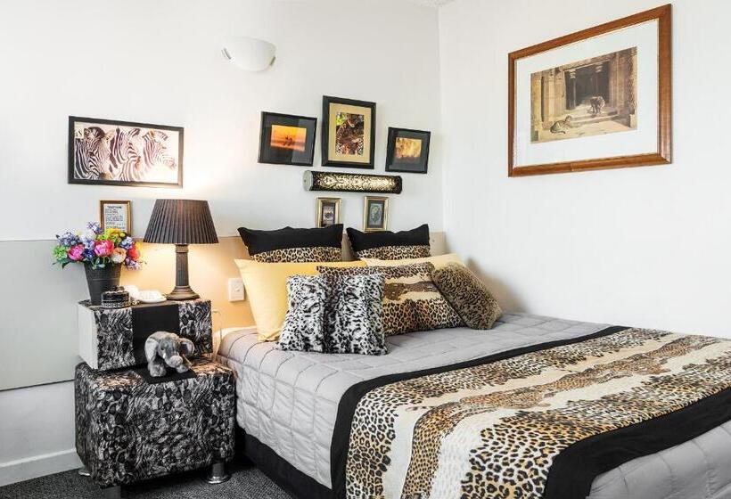 패밀리 룸, Airport Riverview Motel
