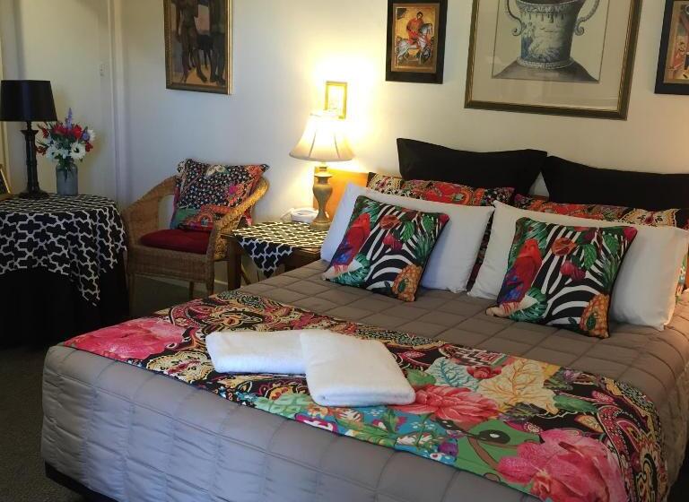 اتاق استاندارد, Airport Riverview Motel