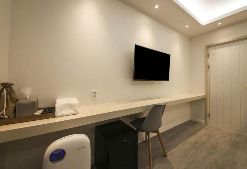 חדר סטנדרט, Backpackers In Yeosu