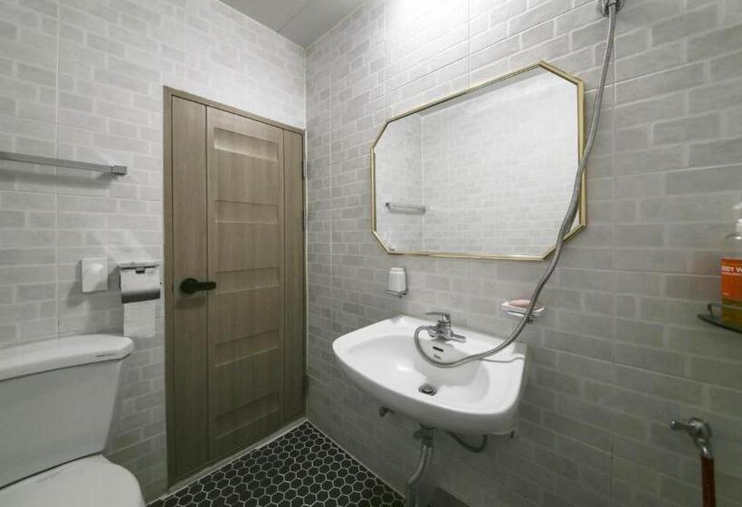 מיטה בחדר משותף, Backpackers In Yeosu