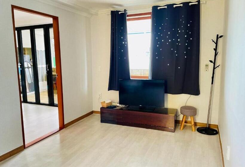 חדר משפתחתי סופריור, Backpackers In Yeosu