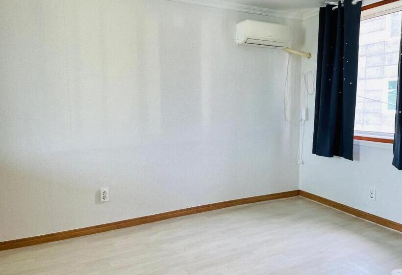 חדר משפתחתי סופריור, Backpackers In Yeosu